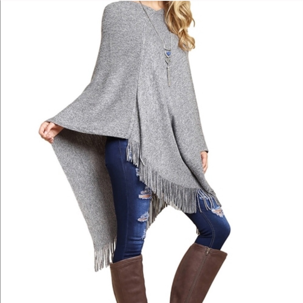 Gray fringe ponchos - Picture 3 of 3